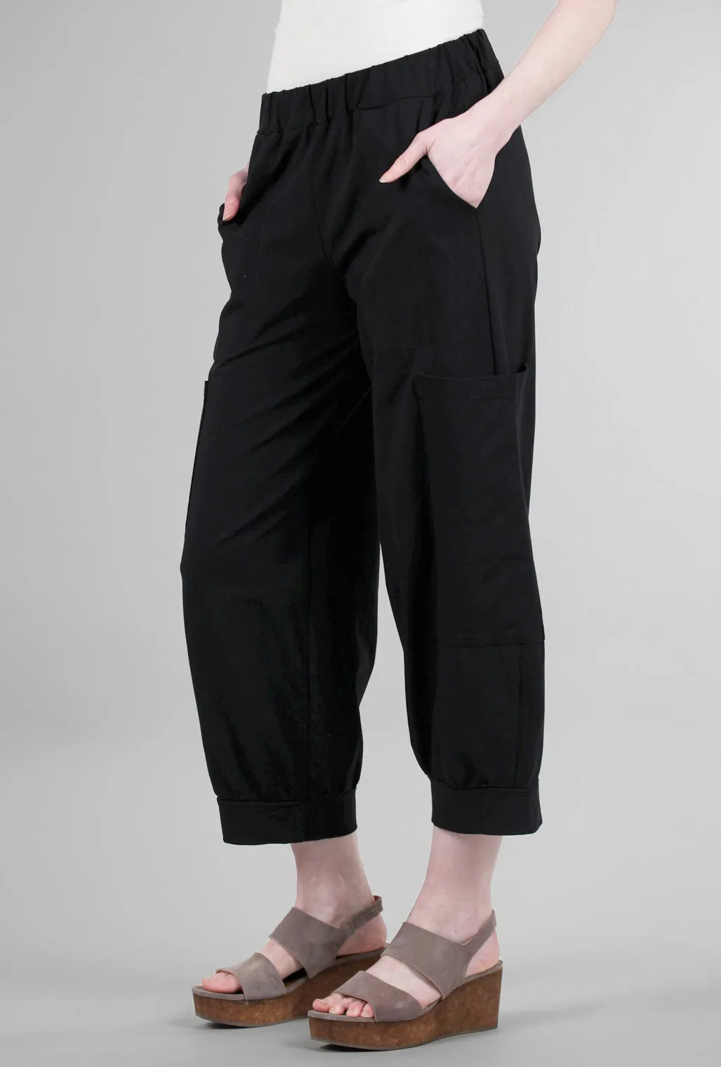 Beth Pant, Black