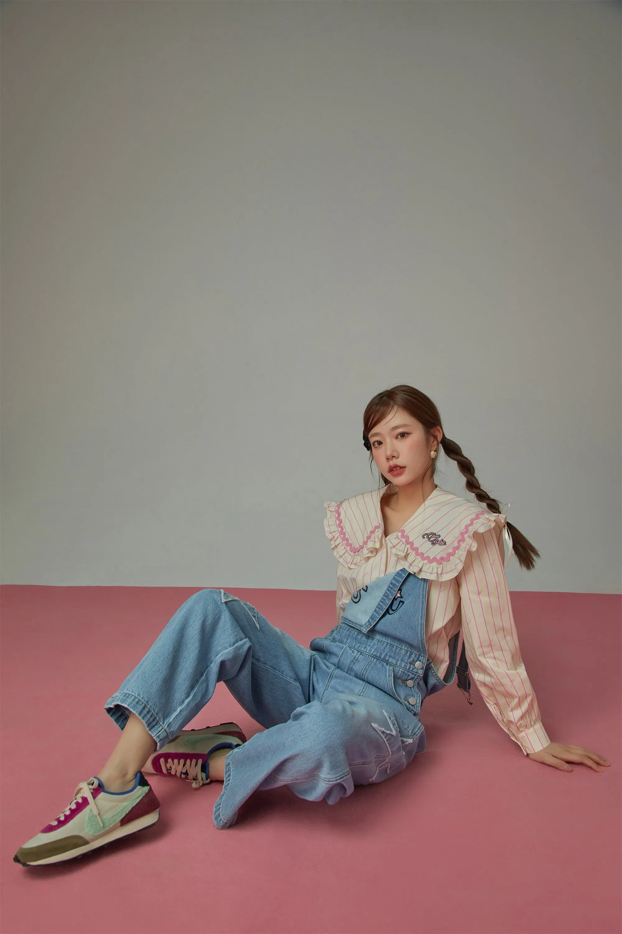 Chuu Logo Star Denim Overalls