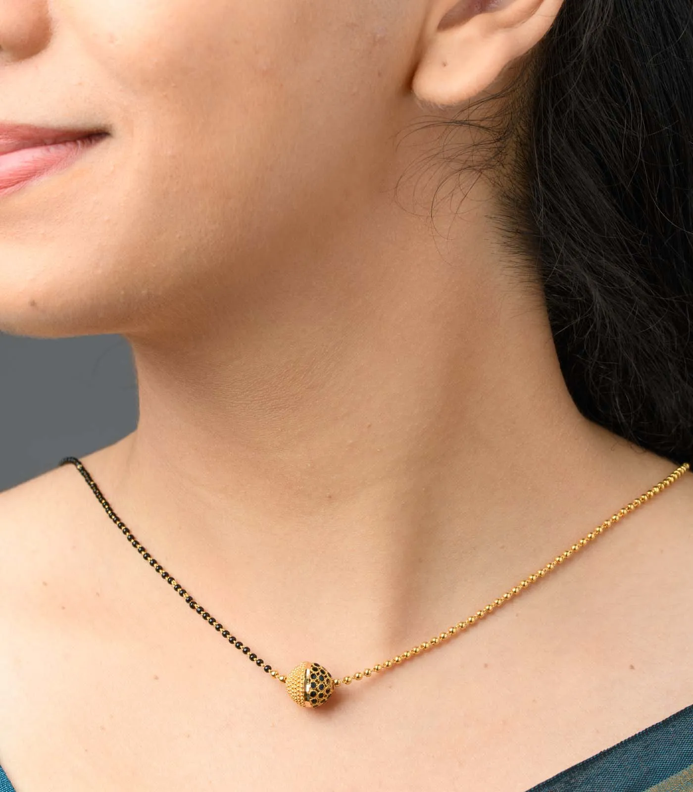 Half-textured Orb Mangalsutra