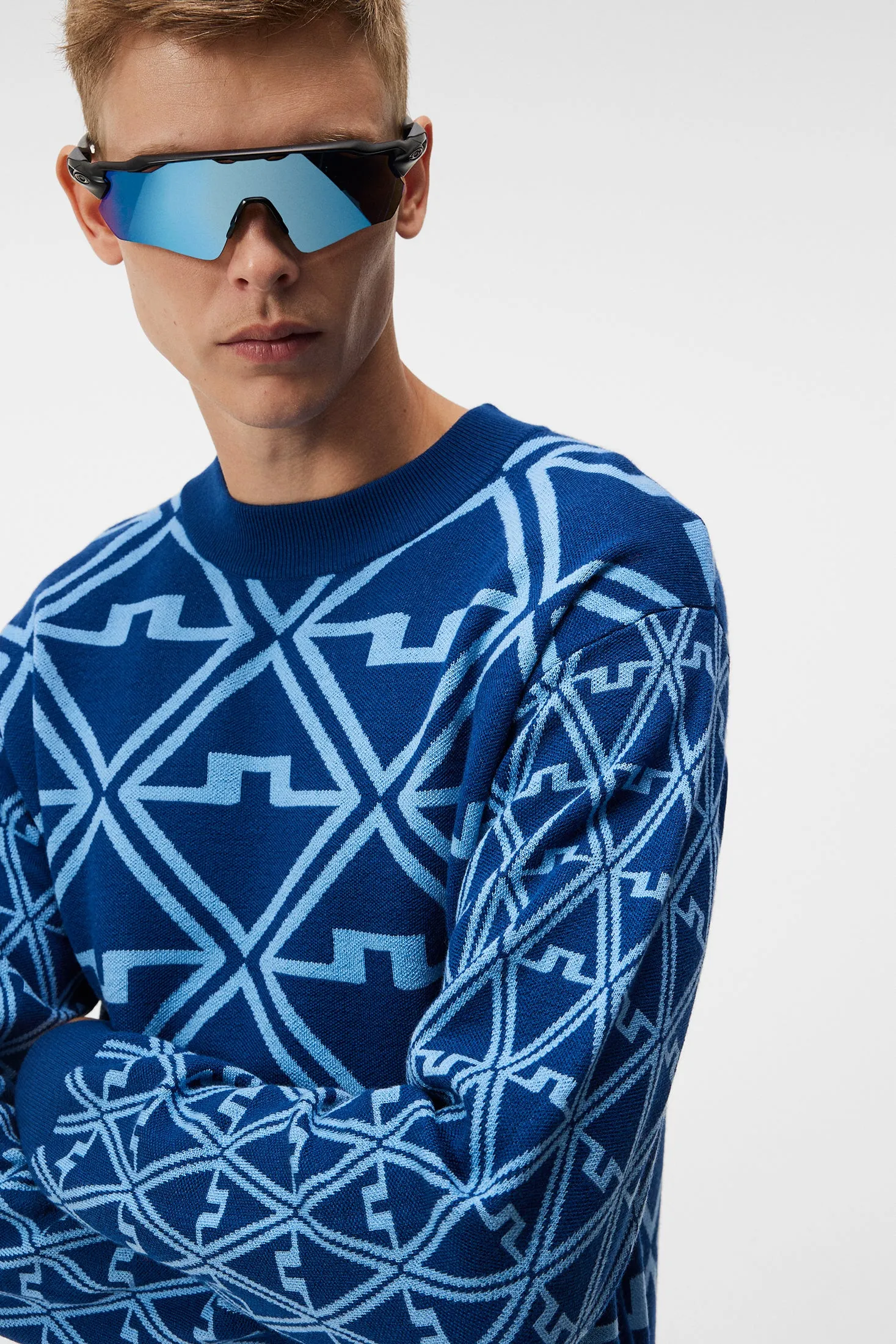 Isaac Jacquard Knitted Sweater / Estate Blue Diamond