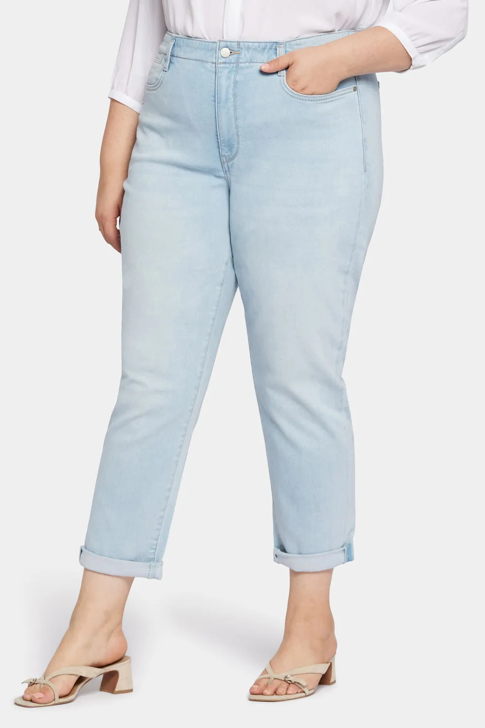 Margot Girlfriend Jeans In Plus Size - Brightside